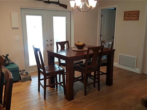 3rd image of 1440 Oak Leaf Ln