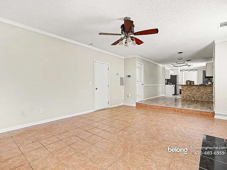 1439 Alice Ave — Photo 10