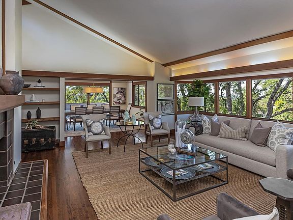 3rd image of 15543 Toyon Dr