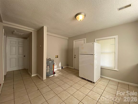 5th image of 1104 Baker Blvd