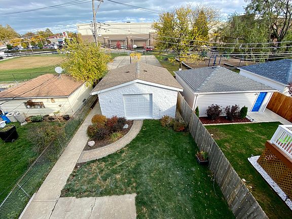 2nd image of 3531 N Whipple St #2