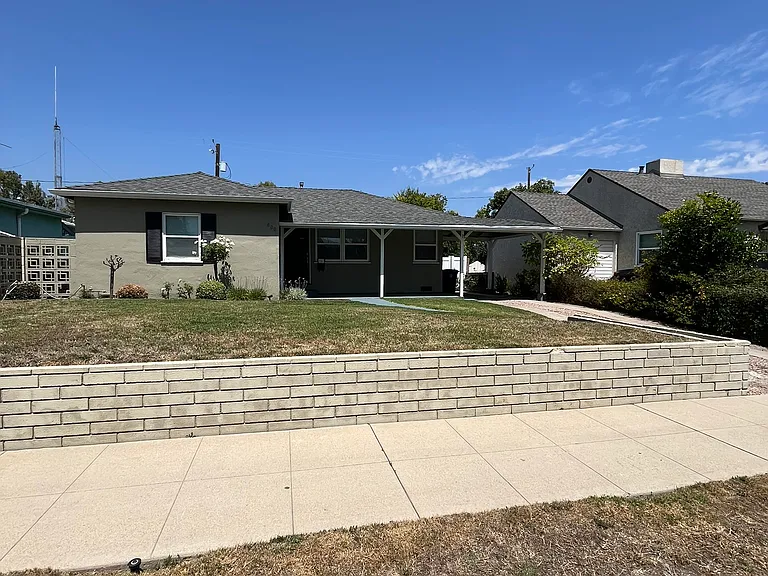 800 N Griffith Park Dr — Photo 2