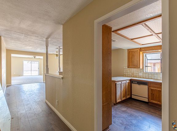 4th image of 1025 W Hamilton Ave
