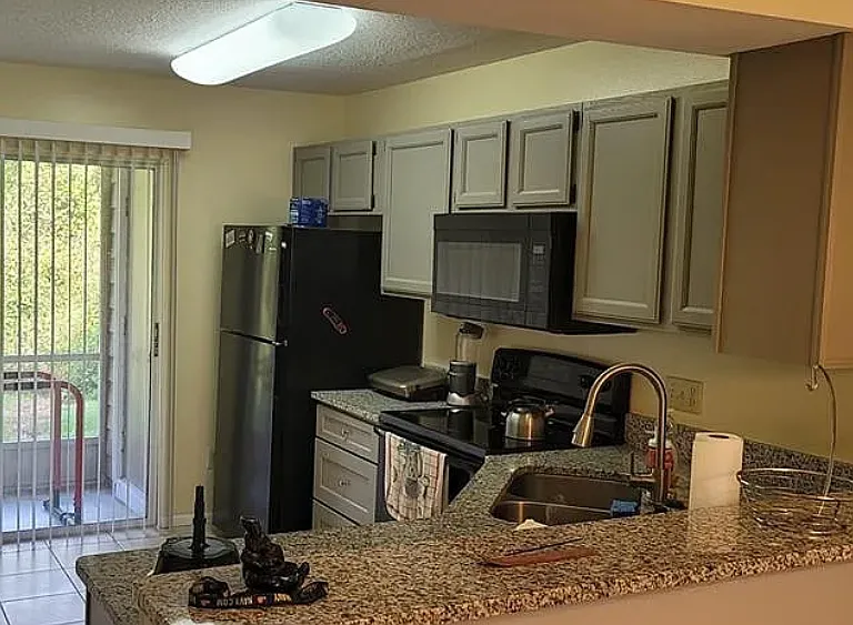 121 Reserve Cir #113 — Photo 4