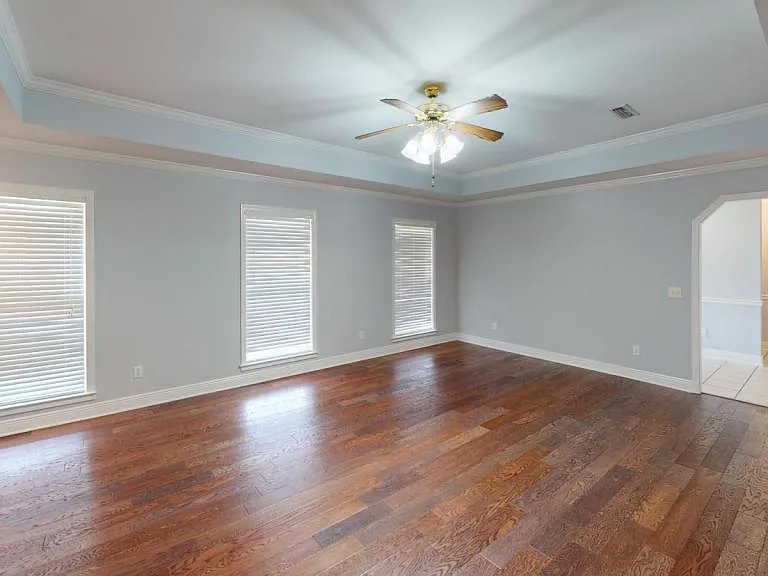 808 Dixie Dr — Photo 4