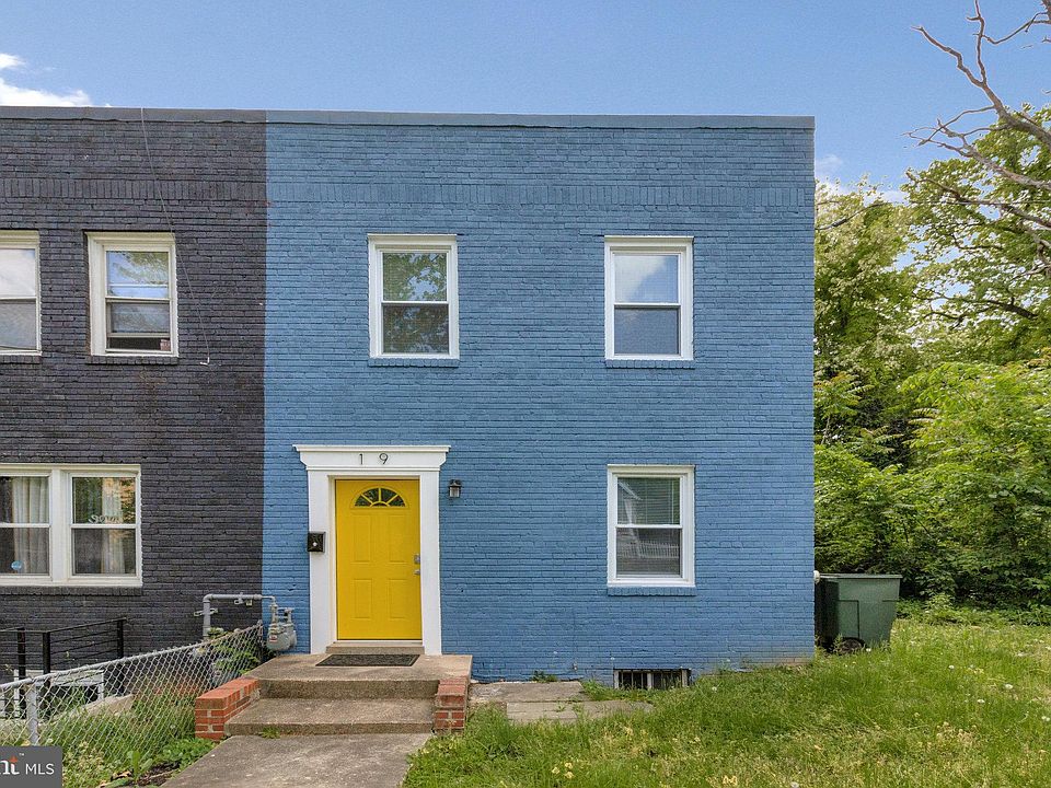 1st image of 19 Atlantic St SE