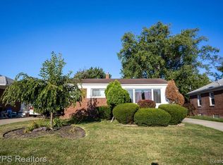 23329 Roxana Ave, Eastpointe, MI 48021