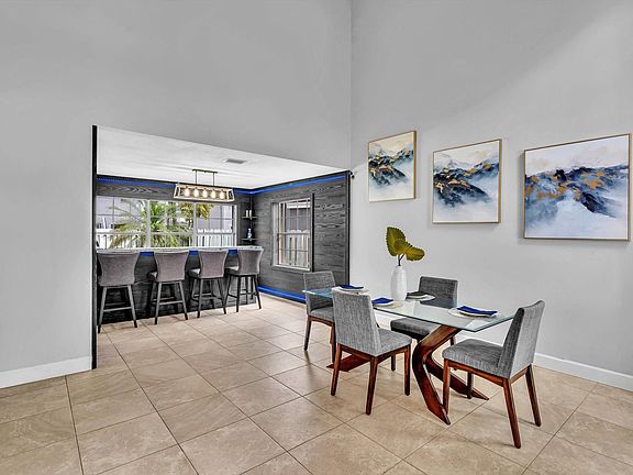 3rd image of 305 Somerset Way