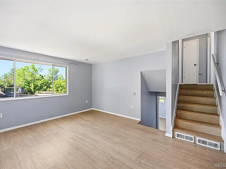 1253 Miller St — Photo 3