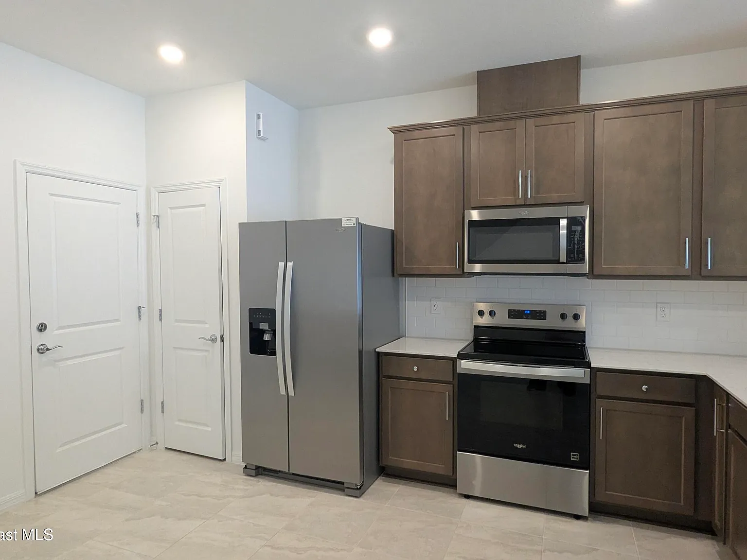 3 bed, 2.0 bath, 1699 sqft, $2,200 — Photo 4