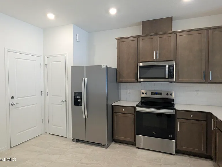 4317 Jetty Ln NE — Photo 4