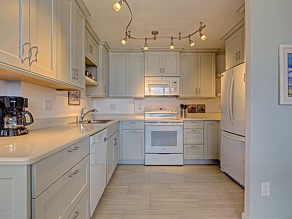 4th image of 2020 N Atlantic Ave #517