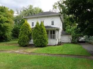 205 S 3rd St, Malta, IL 60150