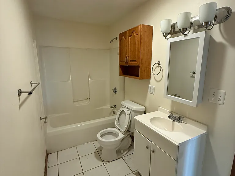 224 Hamilton St #2R — Photo 10