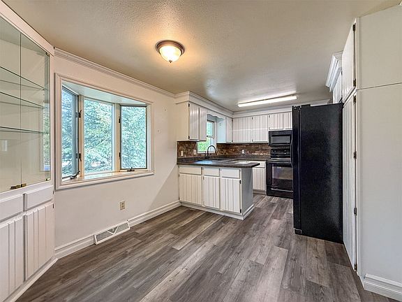 3rd image of 968 Avenue D NW