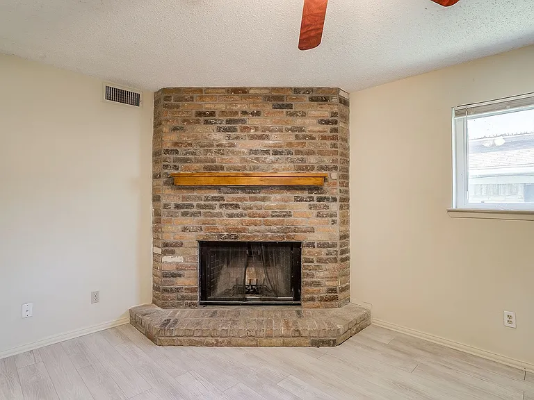 127 Allencrest Dr — Photo 9