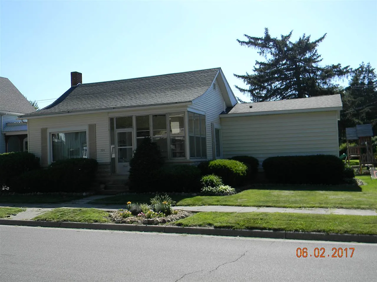 704 S Martin St photo 1