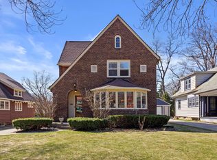 1805 N 60th St, Wauwatosa, WI 53208