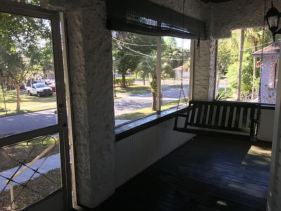 2nd image of 225 NE Tuscawilla Ave