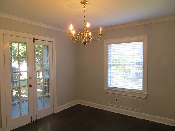 4th image of 153 Clarendon Cir