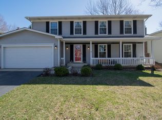 19 Duxbury Ln, Cary, IL 60013