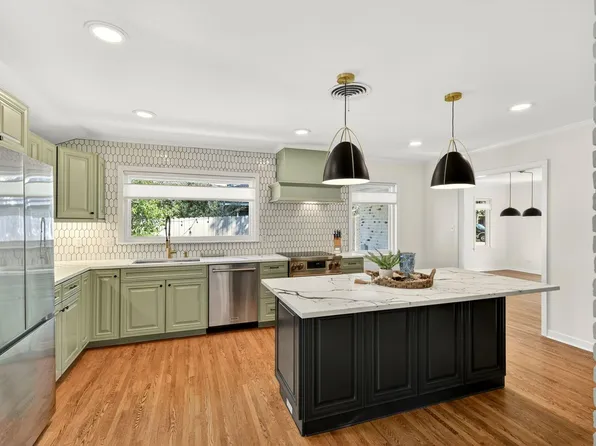 1602 Harrison Rd, Brenham, TX 77833