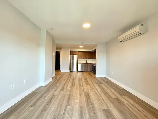 1111 Foster Avenue #401