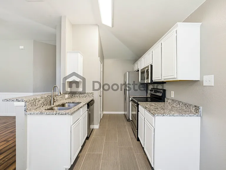 4909 Mountain Ridge Ln — Photo 14