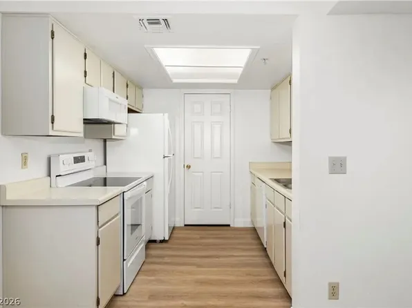 3550 Bay Sands Dr APT 2015, Laughlin, NV 89029
