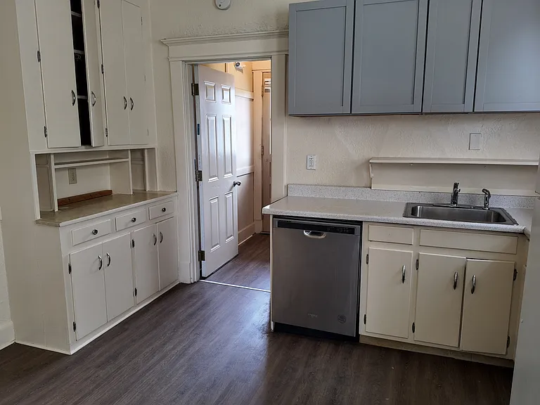 85 Thomas St #2 — Photo 4