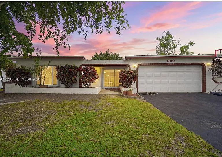920 NW 92nd Ave — Photo 3