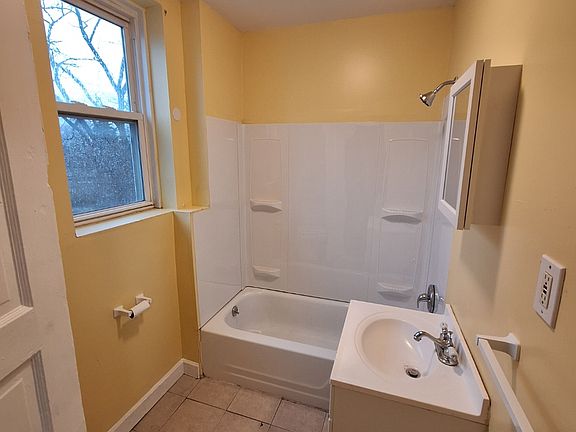 5th image of 4138 W Carter Ave #A-2f