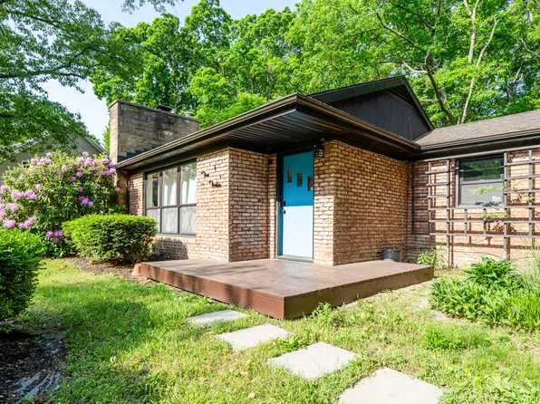 212 N Maple St, Saugatuck, MI 49453