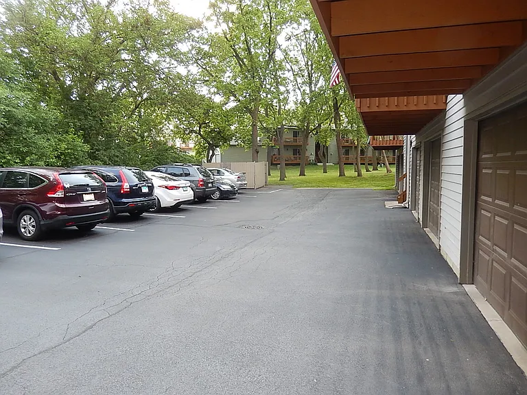 375 Woodridge Cir #F — Photo 19