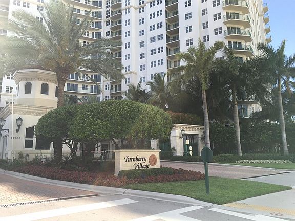 3rd image of 19900 E Country Club Dr APT Ts07