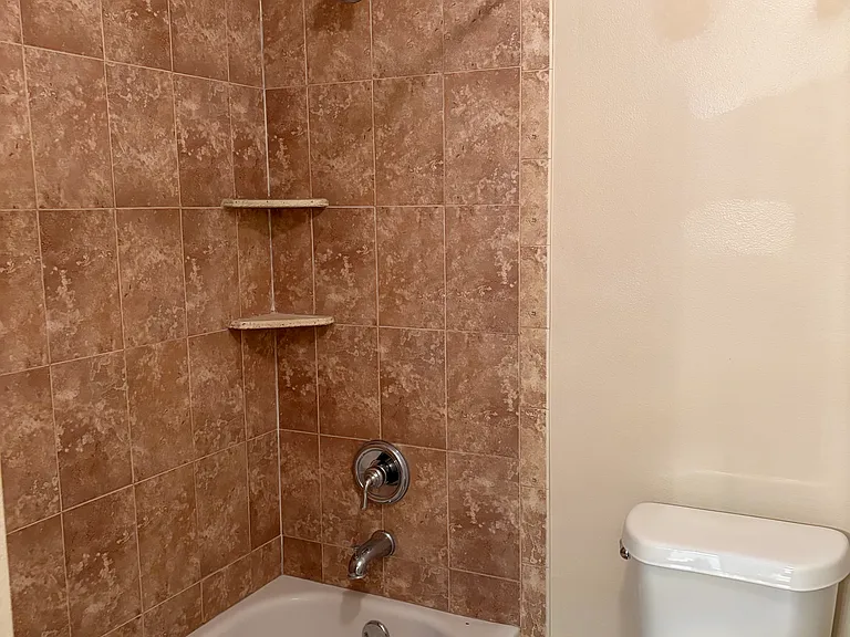 438 Palm Dr — Photo 12