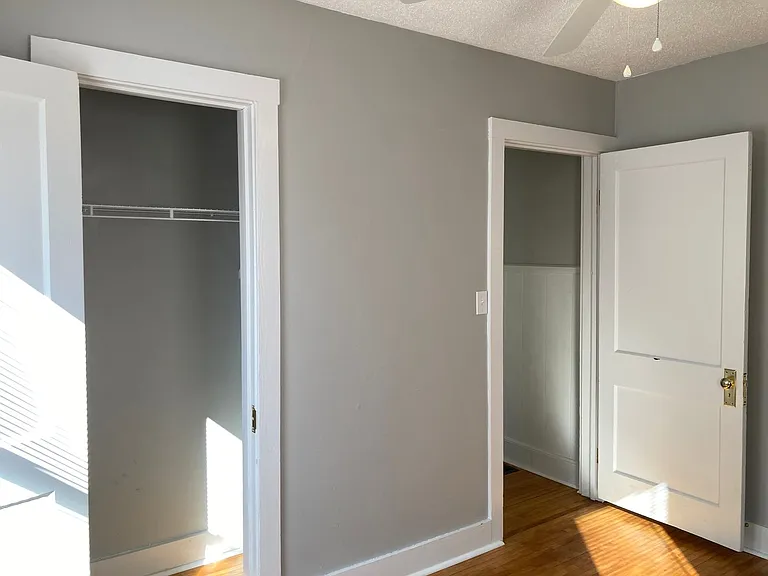 504 Henry St — Photo 32