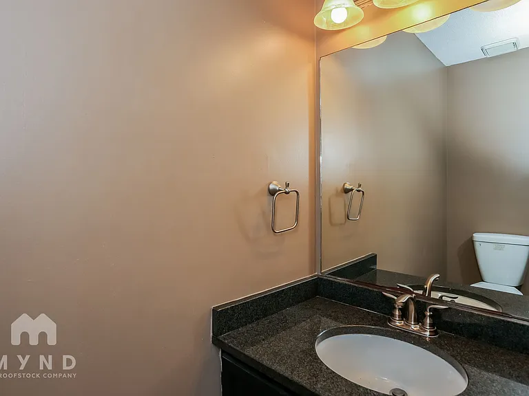 2574 Overlake Dr — Photo 18