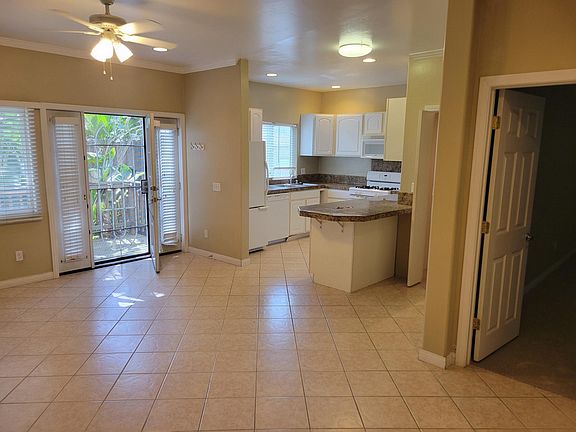 4th image of 1059 Sapphire St APT D