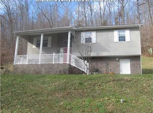 747 Benedict Rd, Culloden, WV 25510