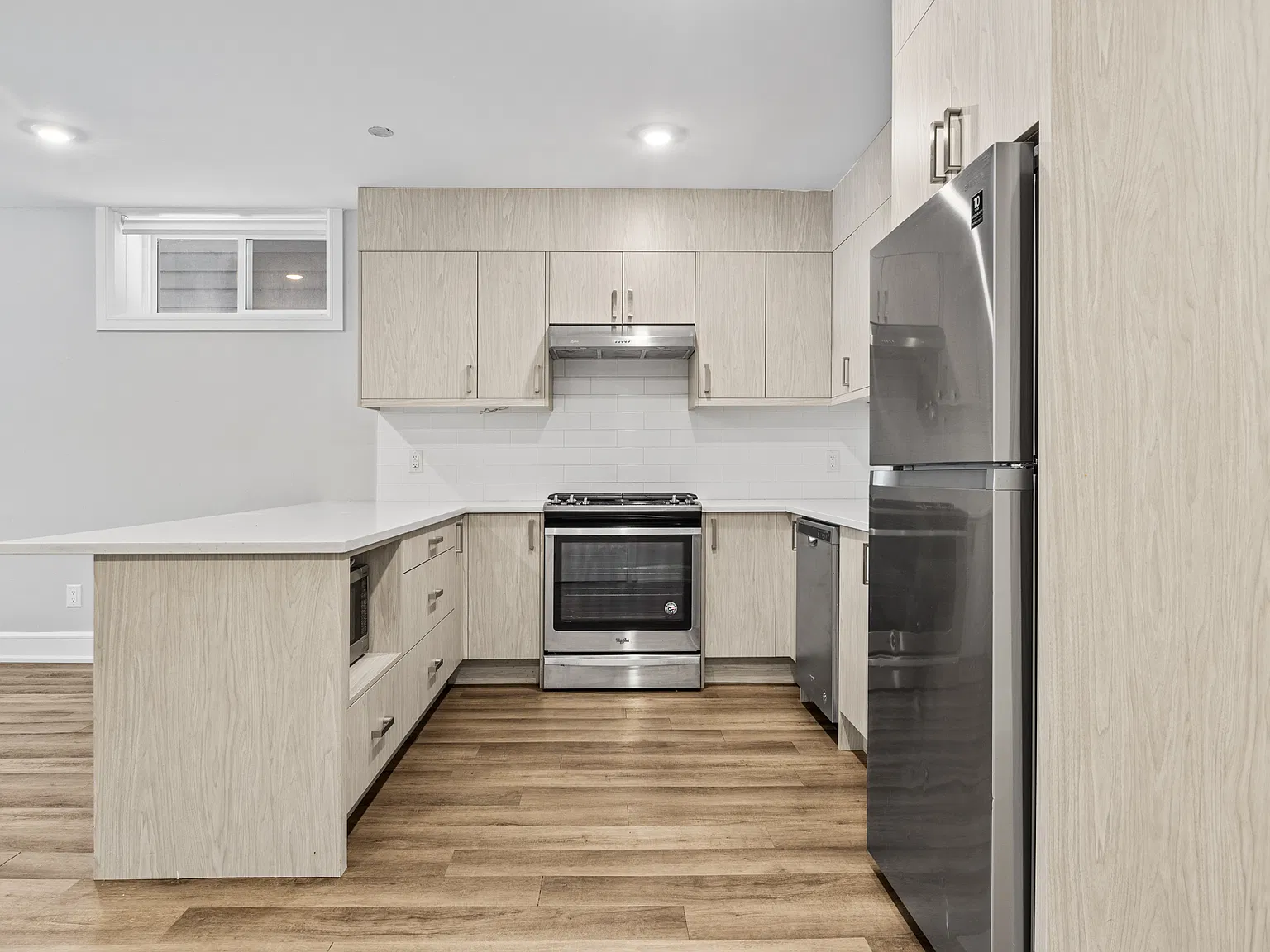 343 Tweedsmuir Avenue — Photo 4