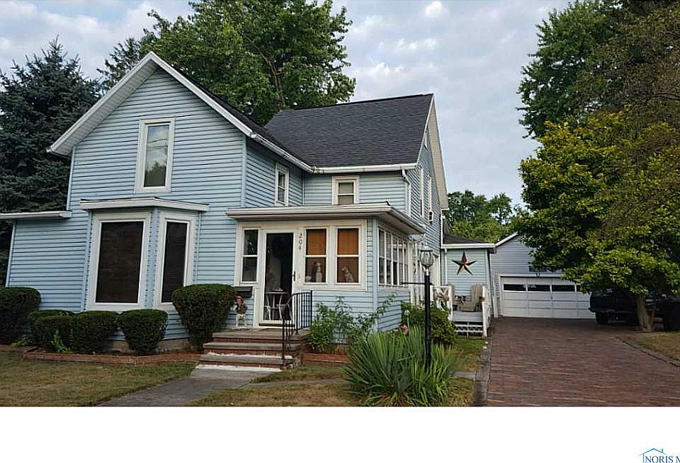 1st image of 204 S 2nd St