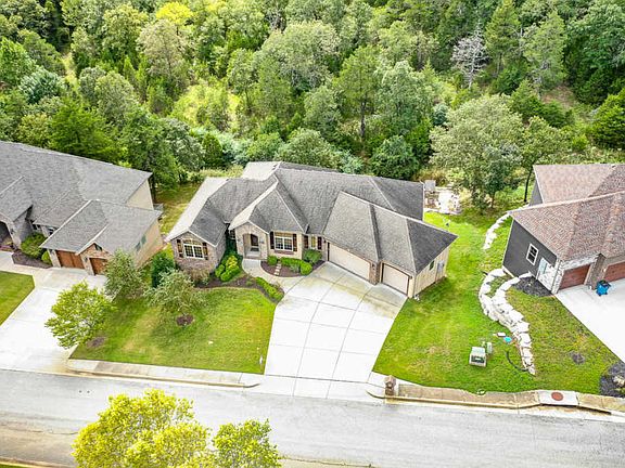 3rd image of 151 South Dr