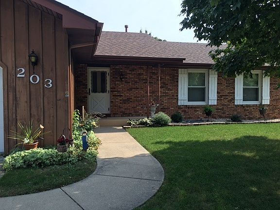 2nd image of 203 Acorn Dr