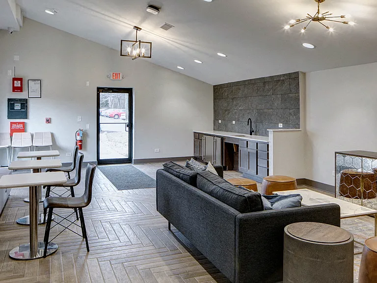Willow Crossing Apartments — Photo 9
