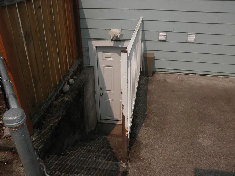 340 14th St SE — Photo 7