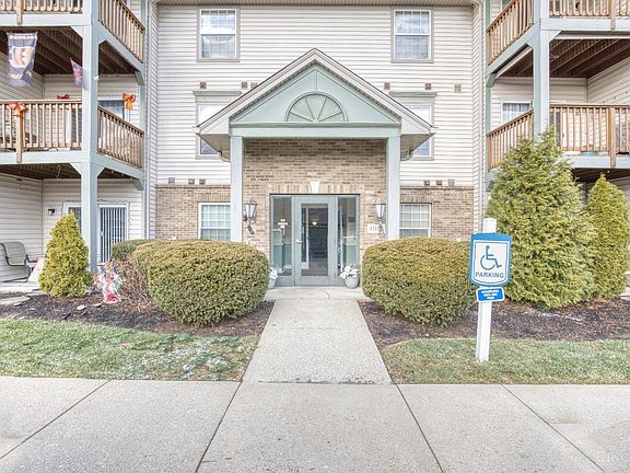 2nd image of 4931 N Arbor Woods Ct APT 104