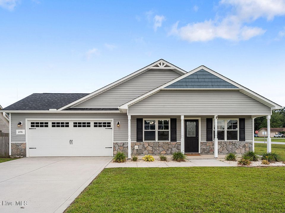 1st image of 226 Breakwater Dr