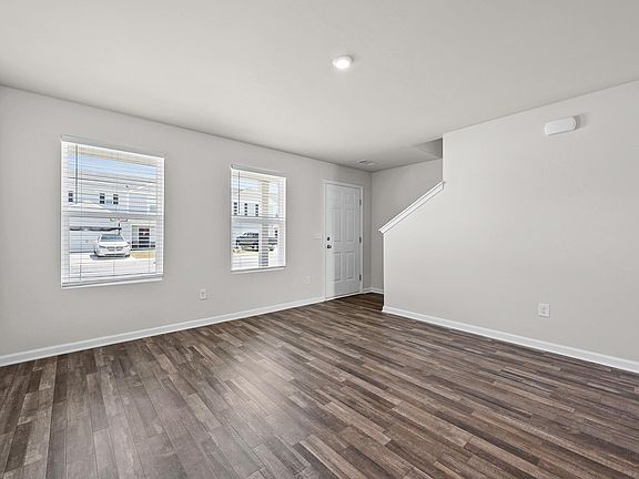5th image of 1059 Dobson Meadows Dr