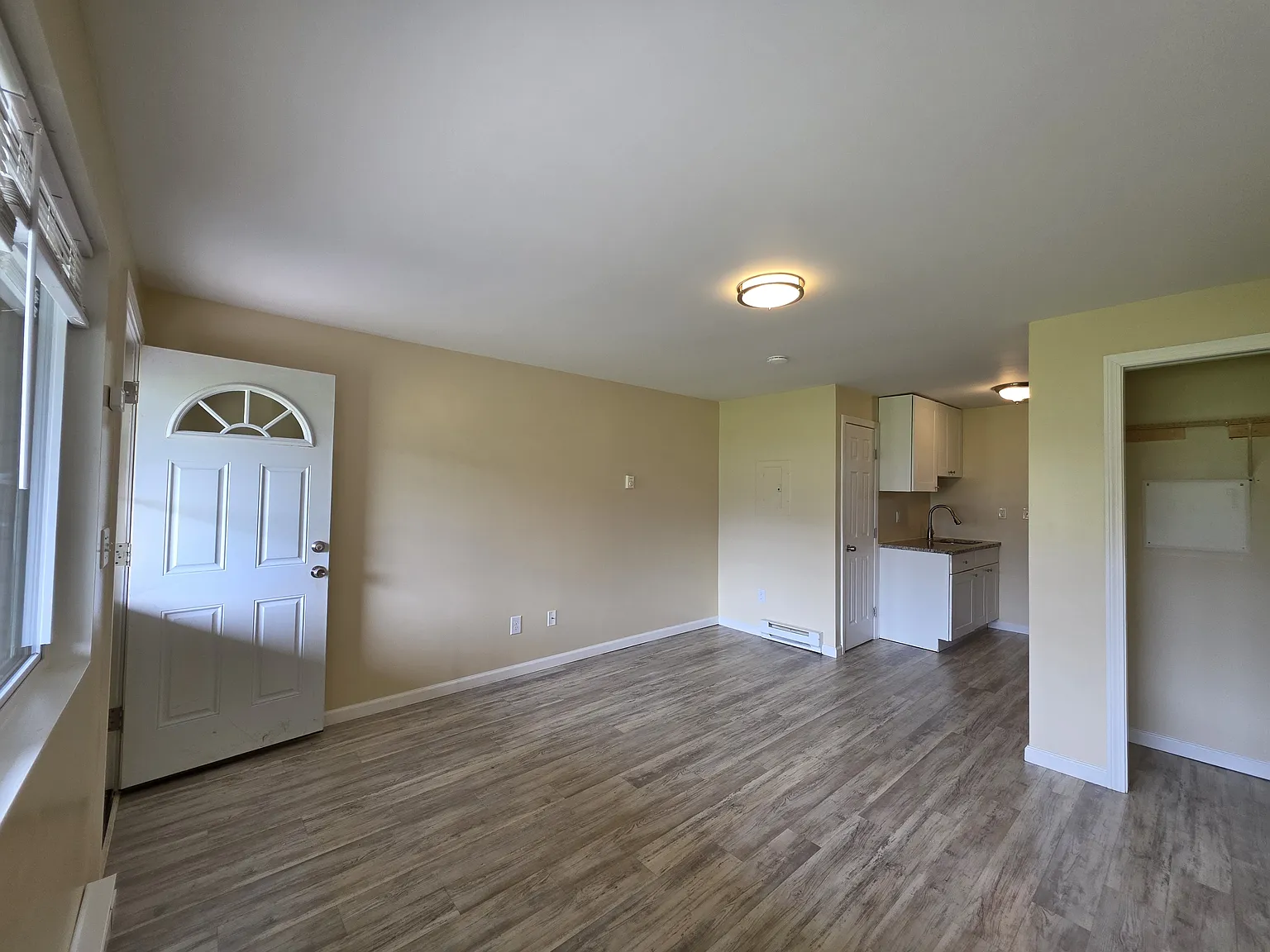 Studio, $1,350 — Photo 4